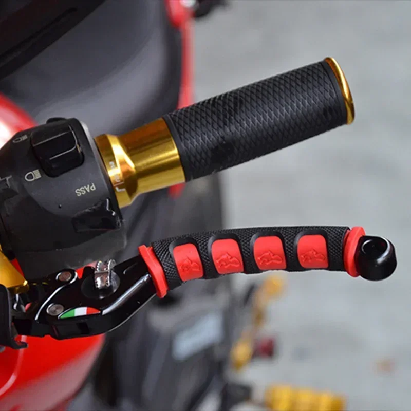 Motorcycle Clutch - 2 ピース/セットオートバイハンドルバーグリップユニバーサルハンドルバーカバーブレーキクラッチレバーソフトスポンジフォームグリップカバー